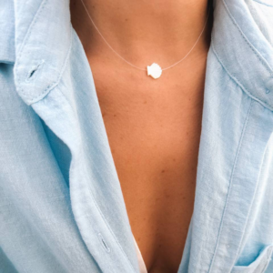 Chocker conchinha madrepérola no fio de nylon